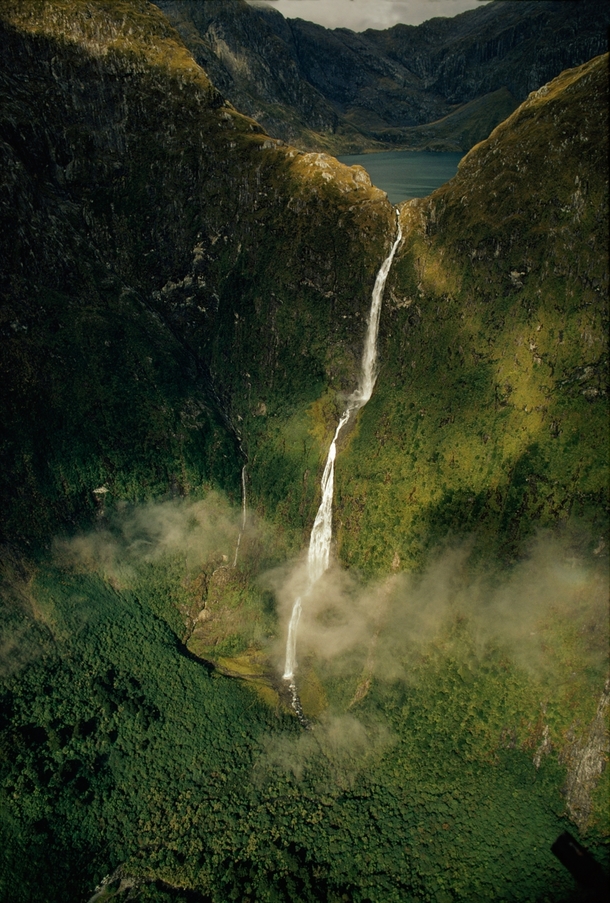 Sutherland Falls -foot drop in New Zealand 