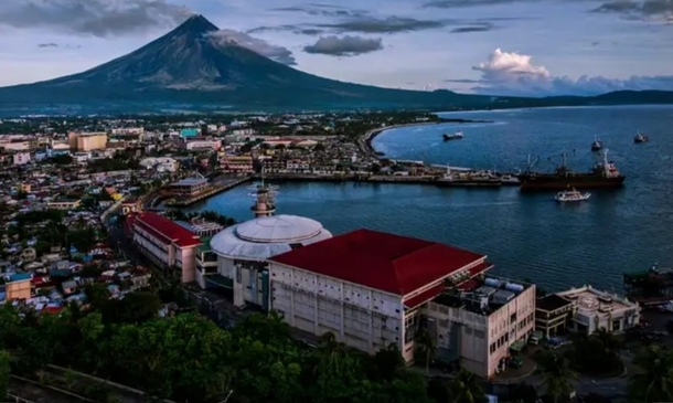 The amazing city of Legazpi lying under the Mayon volcano - Philippines
