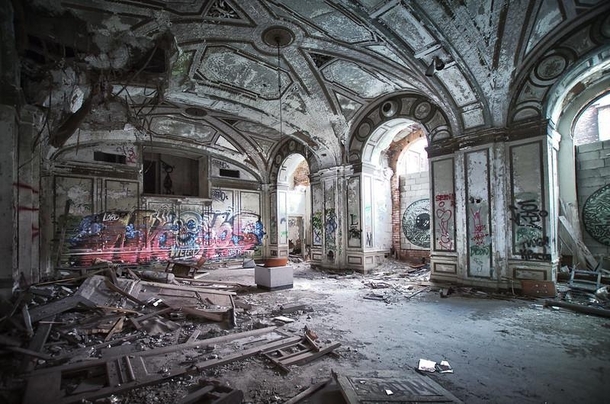 The Ballroom of a long past hotel in Detroit