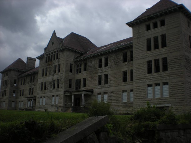 The Bowen administrative building of Peoria State Hospital 
