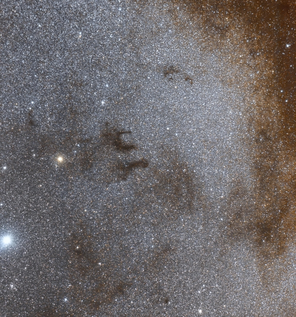The E Nebula and Dust Lanes of Milkyway Galaxy