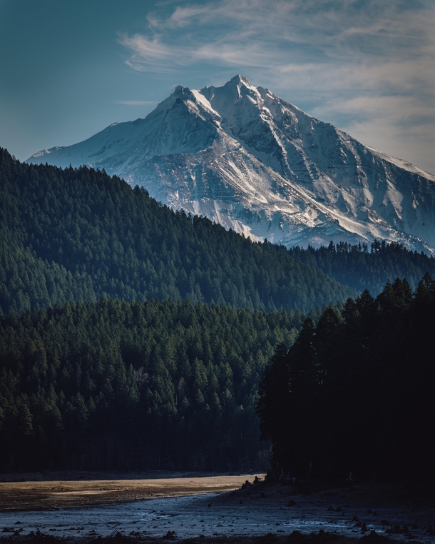 The majestic Mount Jefferson in Oregon 