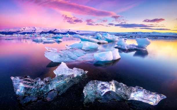 The otherworldly glacial lake of Jkulsrln Iceland  photo by Gen Vagula x-post rIsland