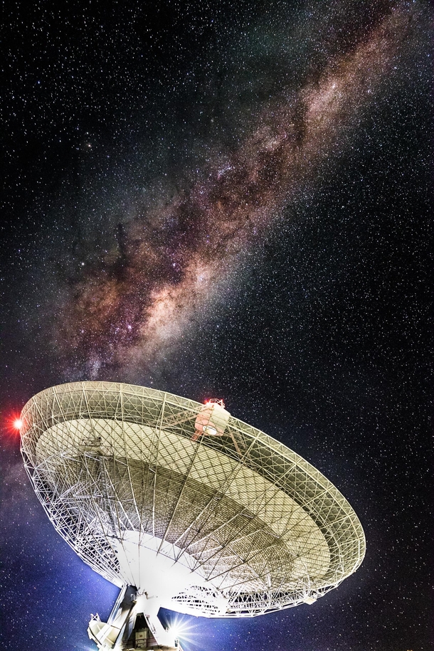 The Parkes radio telescope surveying the stars of the Australian night sky