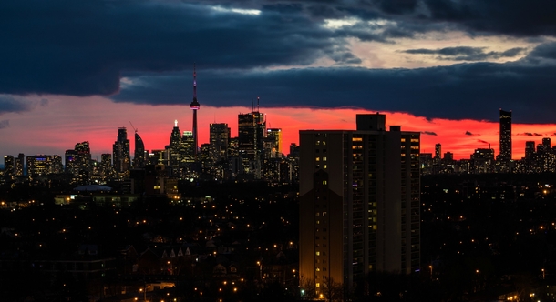 Toronto skyline at dusk 