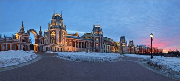 Tsaritsyno Mansion Moscow  photo by Anatoly Gordienko 