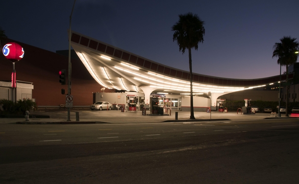 Union  Gas Station in Los Angeles California 