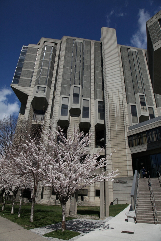 University of Toronto Robarts Library 
