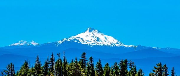 Views of Mt Jefferson amp Mt Bachelor from Timberline Lodge Mt Hood OR  IG adhithyar