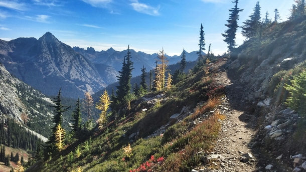 Washington in Fall is almost like having a cheat code for Earthporn Maple Pass OC
