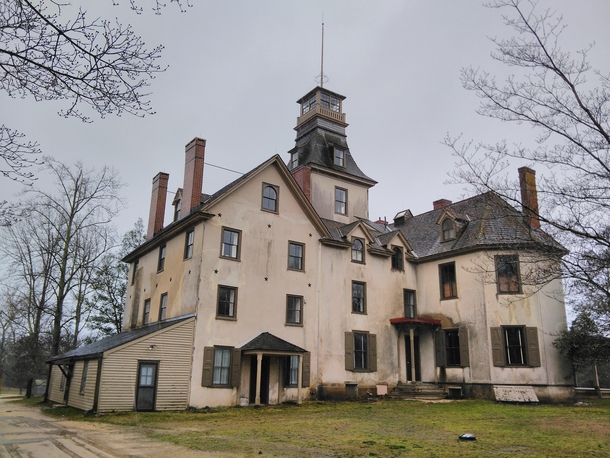Whartons mansion in the new jersey pine barrens