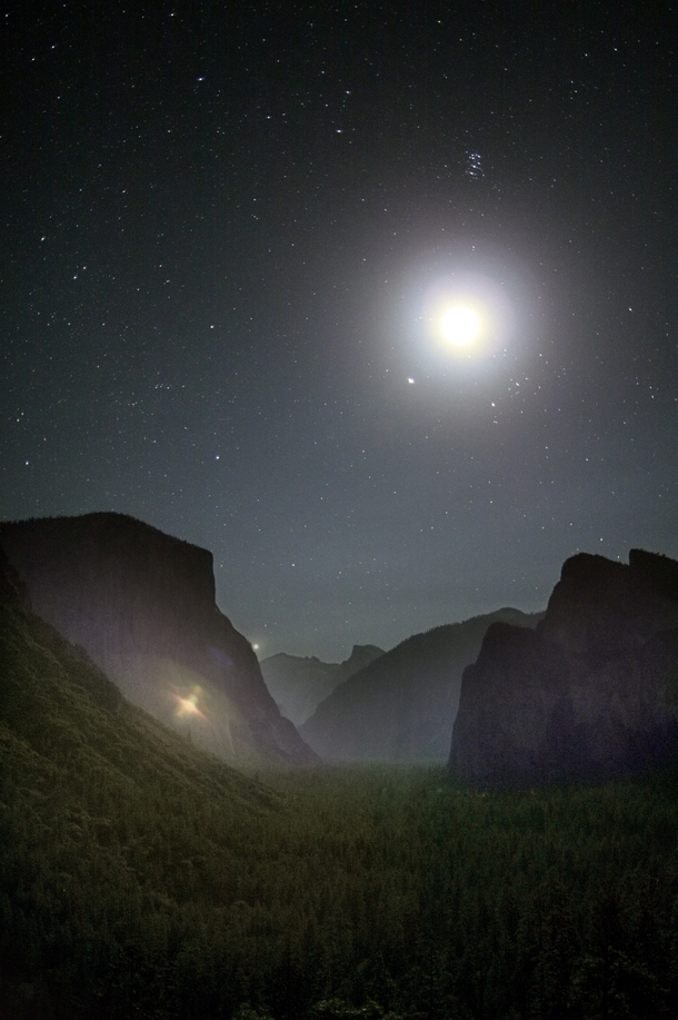 Yosemite national park from the famous Tunnel View point with the Pleiades the Moon Jupiter and a hint of Venus  OS