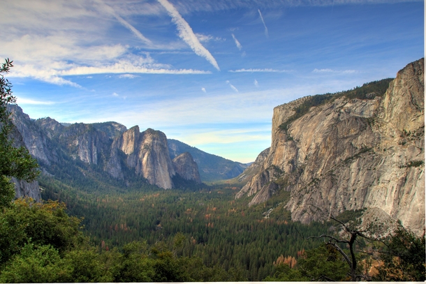 Yosemite Valley on a sunny autumn day 