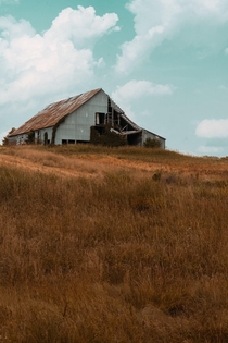  Abandoned barn in Missouri
