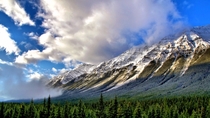  Mountains between British Columbia and Alberta