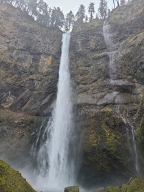 Multnomah Falls in Oregon