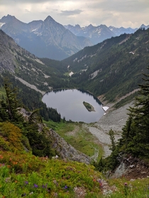 A beautiful afternoon in the North Cascades Maple Pass Loop WA 