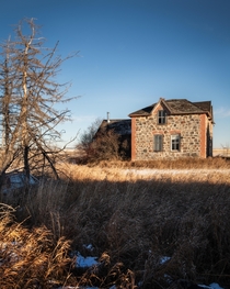 A beautiful old abandoned house on the prairies OC