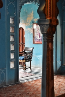 A princes chair in an old fort in India
