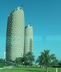 A residential complex somewhere in Abu Dhabi that auto manges the shield against sun to keep the interior cool Anybody knows what its called