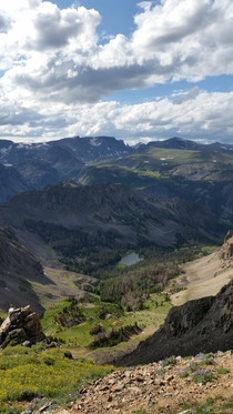 A summer view from the top of the Beartooth Highway with Mirror Lake far below 