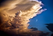 A thunderhead the Moon and Venus taken last week from Spain 