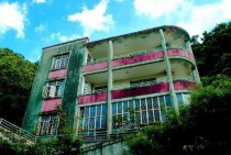 
Abandoned Art Deco Mansion in Hong Kong 