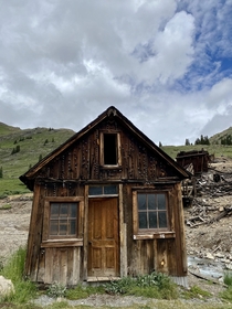 Abandoned cabin from s in colorado