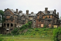 Abandoned campus - Bennett school -