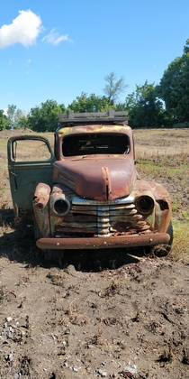 Abandoned car in Quebec