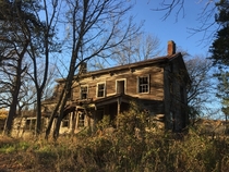 Abandoned farm house in central New Jersey USA 