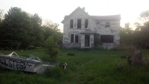 Abandoned farm house turned meth lab turned abandoned gutted house 