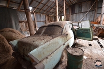 Abandoned Farm House with Old cars left to decay x