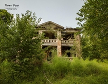 Abandoned farmhouse in Missouri x 