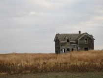 Abandoned farmhouse near Woonsocket SD 