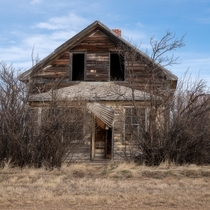 Abandoned home found in a ghost town on the prairies OC