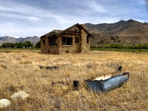 Abandoned home in Onyx CA