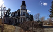 Abandoned house in Brookfield MA x