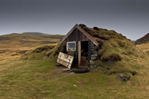 Abandoned house in Iceland Photo by Javier De La Torre 