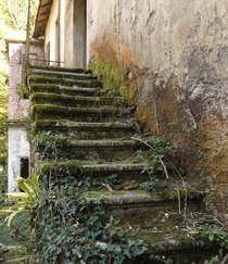 Abandoned house in Italy 