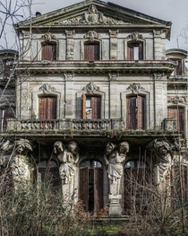 Abandoned House in Thessaloniki Greece