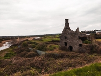 Abandoned house on the Corribs shore 