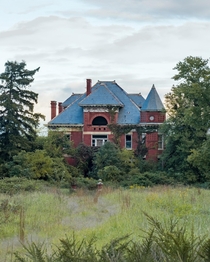 Abandoned Mansion in Virginia USA 
