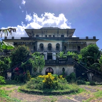 Abandoned mansion on a plantation in the Caribbean