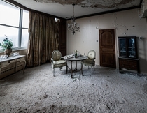 Abandoned presidential suite
