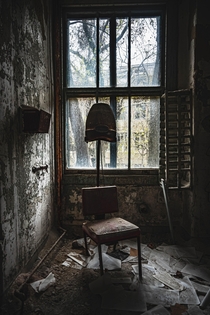 Abandoned santorium chair