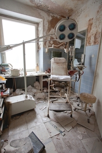 Abandoned surgery - Dr Annas Haus Germany This non-descript house contains the remnants of a fully equipped clinicsurgery including human kidneys in formaldehyde More in comments 