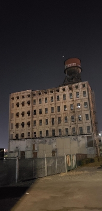 An abandon flower mill in the middle of Portland