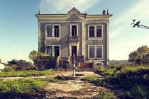 An abandoned house in the country  Photographed by Kleiner Hobbit
