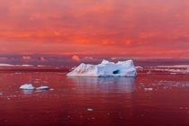 An Antarctic Sunset Photographer - Camille Seaman 